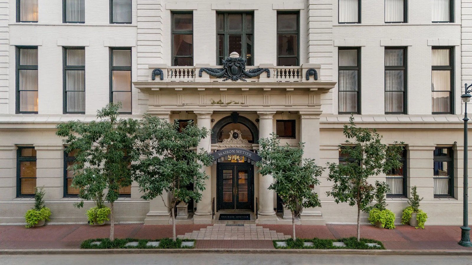 Dunton Town House, backstory