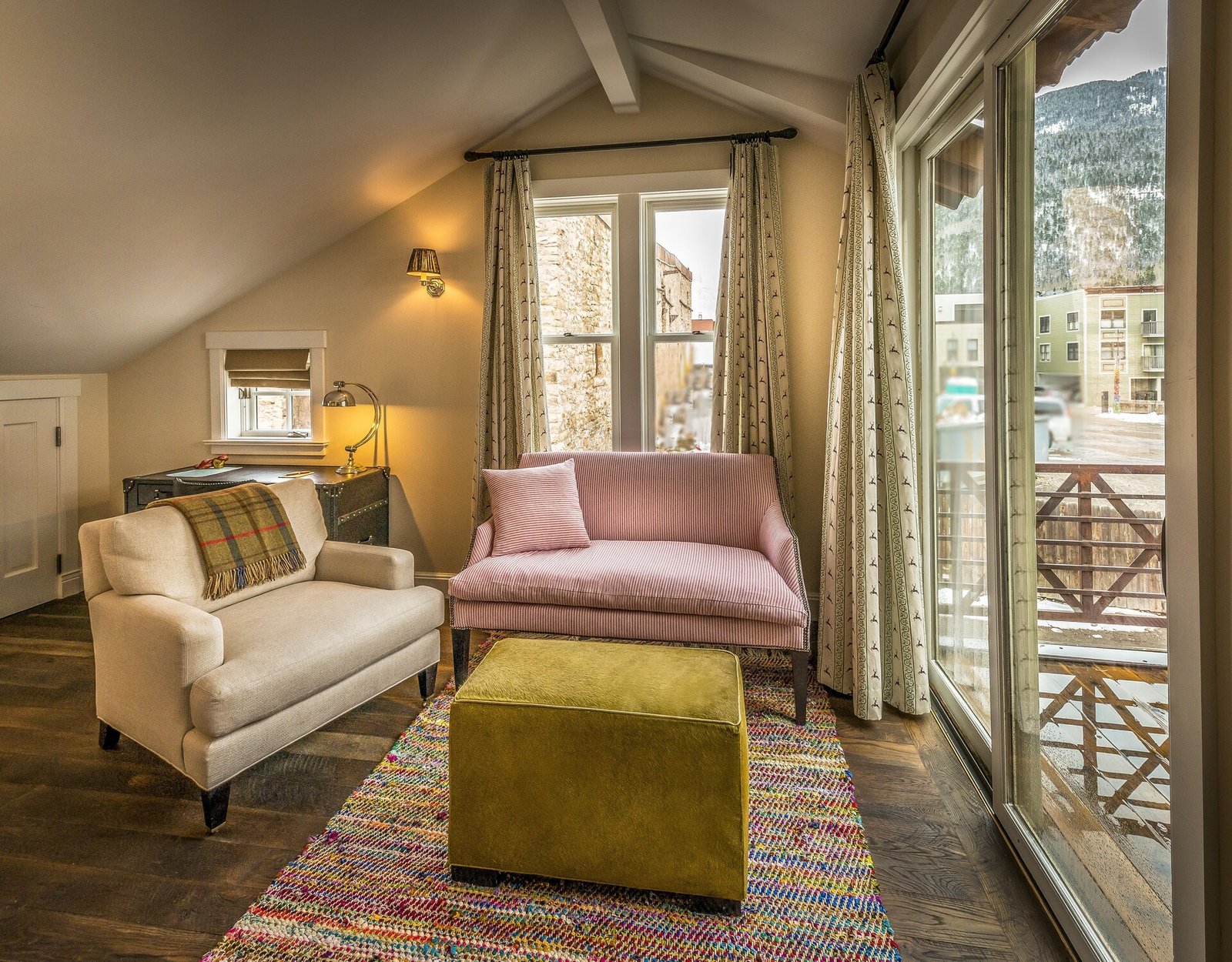 Dunton Town House, rooms