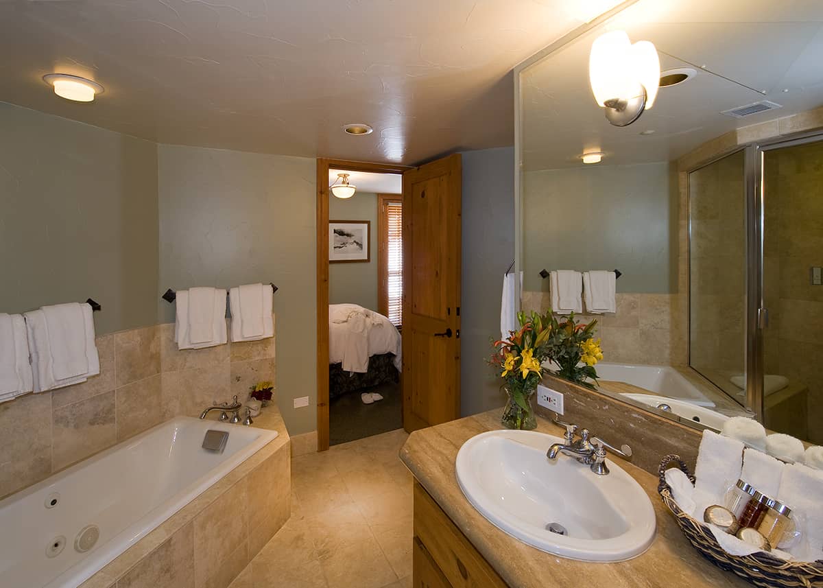 Inn at Lost Creek, rooms