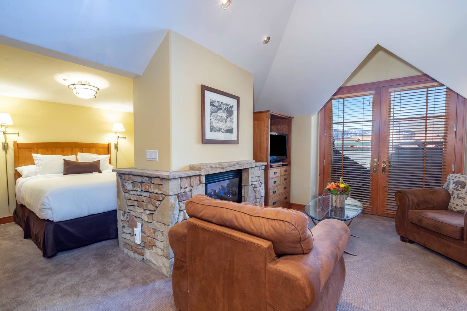 Inn at Lost Creek, rooms