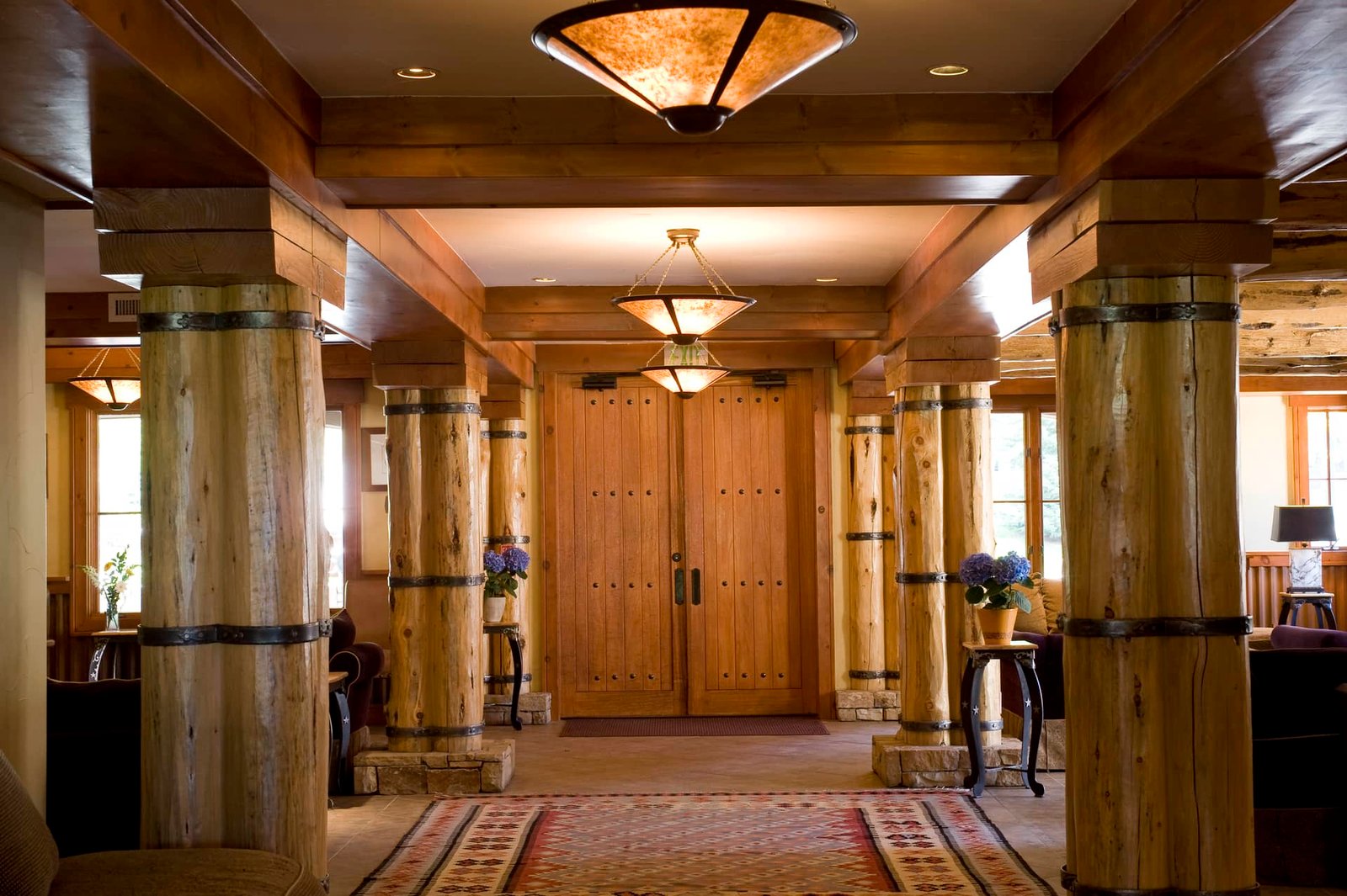Inn at Lost Creek, vibe