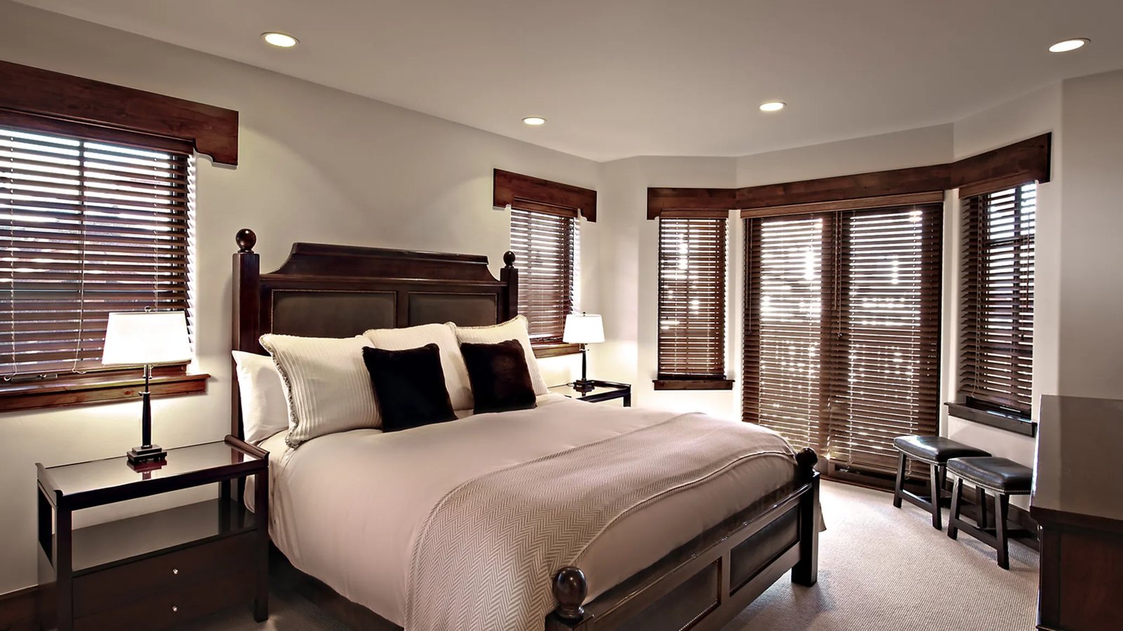 The Lodge at Vail, rooms