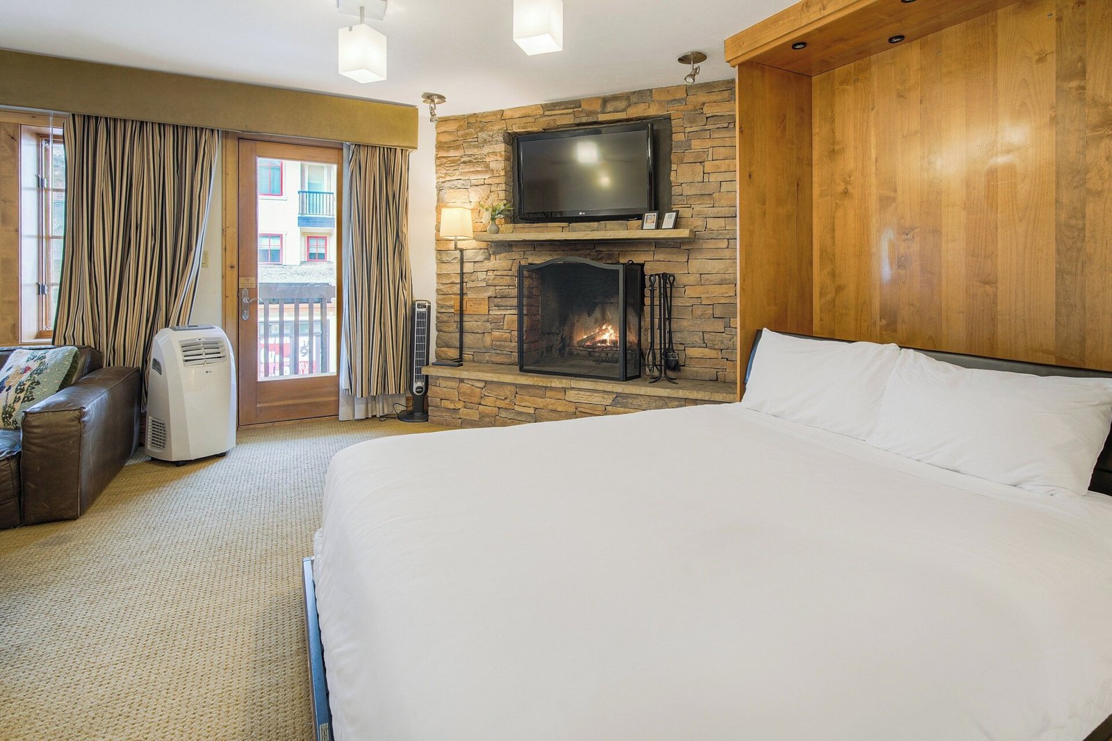 The Lodge at Vail, rooms