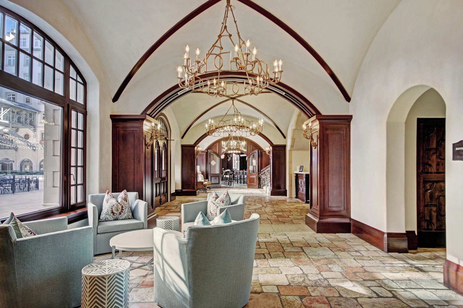 The Arrabelle at Vail Square, vibe