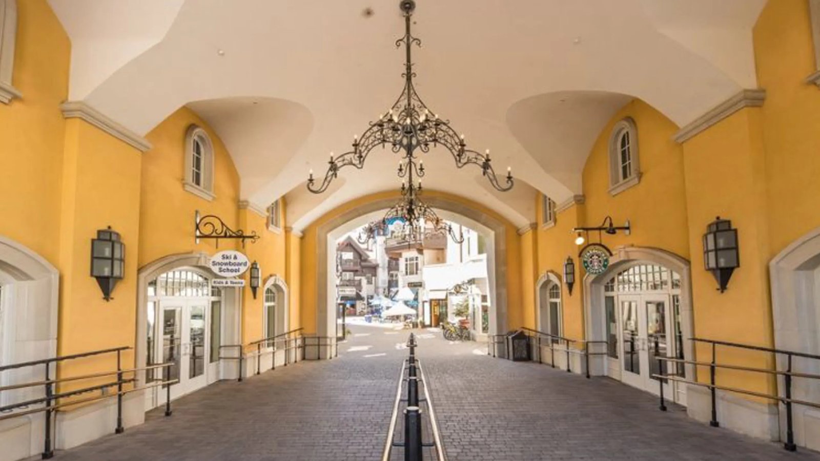 The Arrabelle at Vail Square, vibe