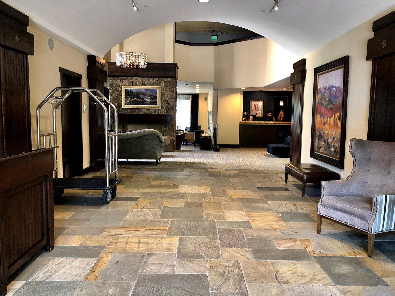 Manor Vail Lodge, vibe