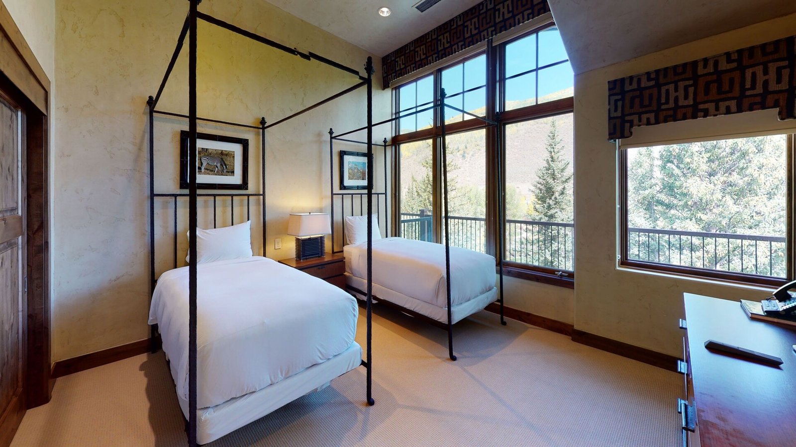 Manor Vail Lodge, rooms