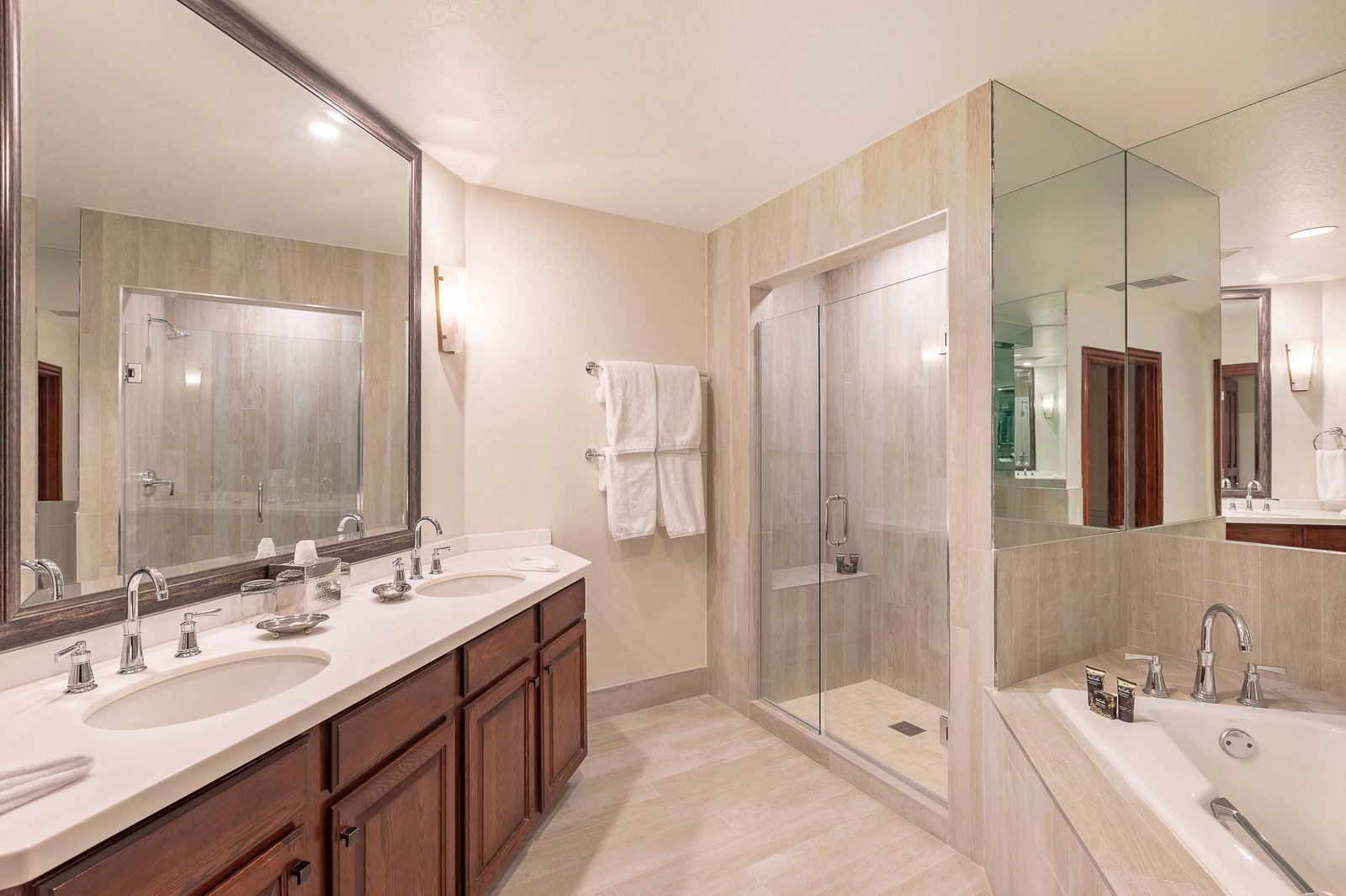 Beaver Creek Lodge, rooms