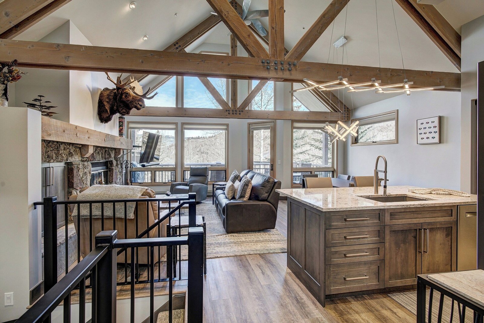 The Pines Lodge, rooms