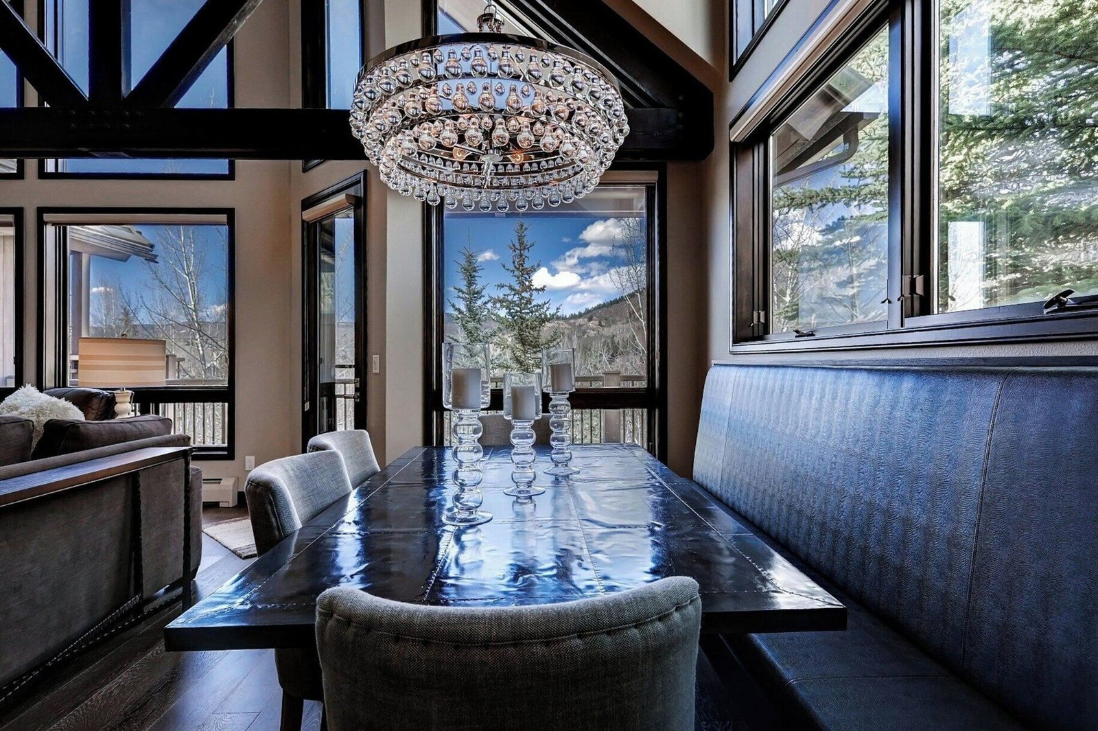 The Pines Lodge, eat & drink