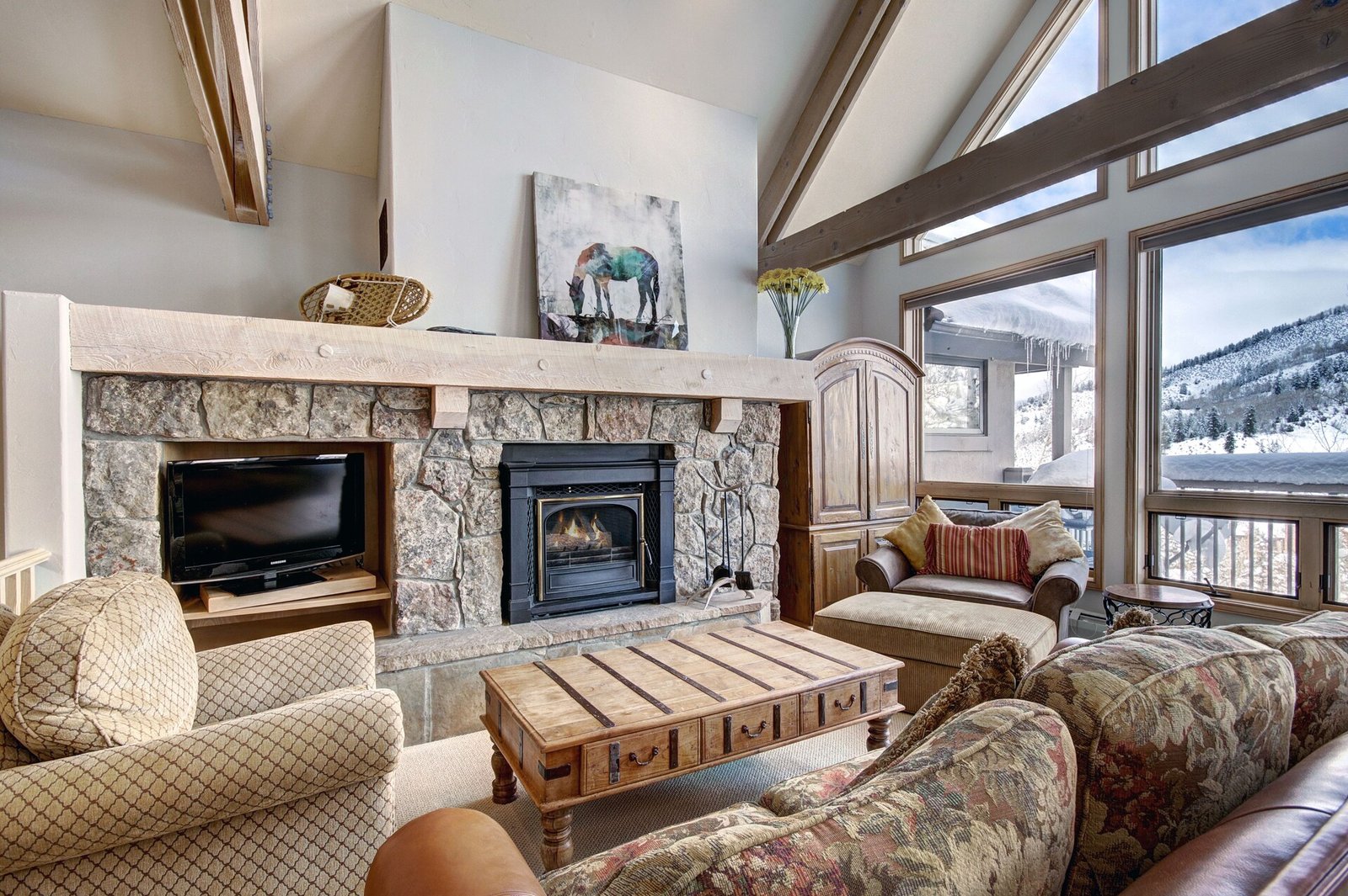 The Pines Lodge, eat & drink