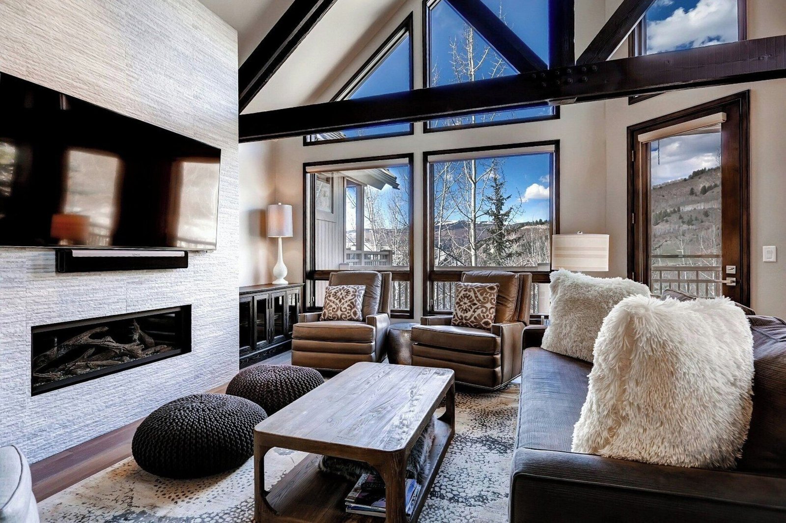 The Pines Lodge, eat & drink