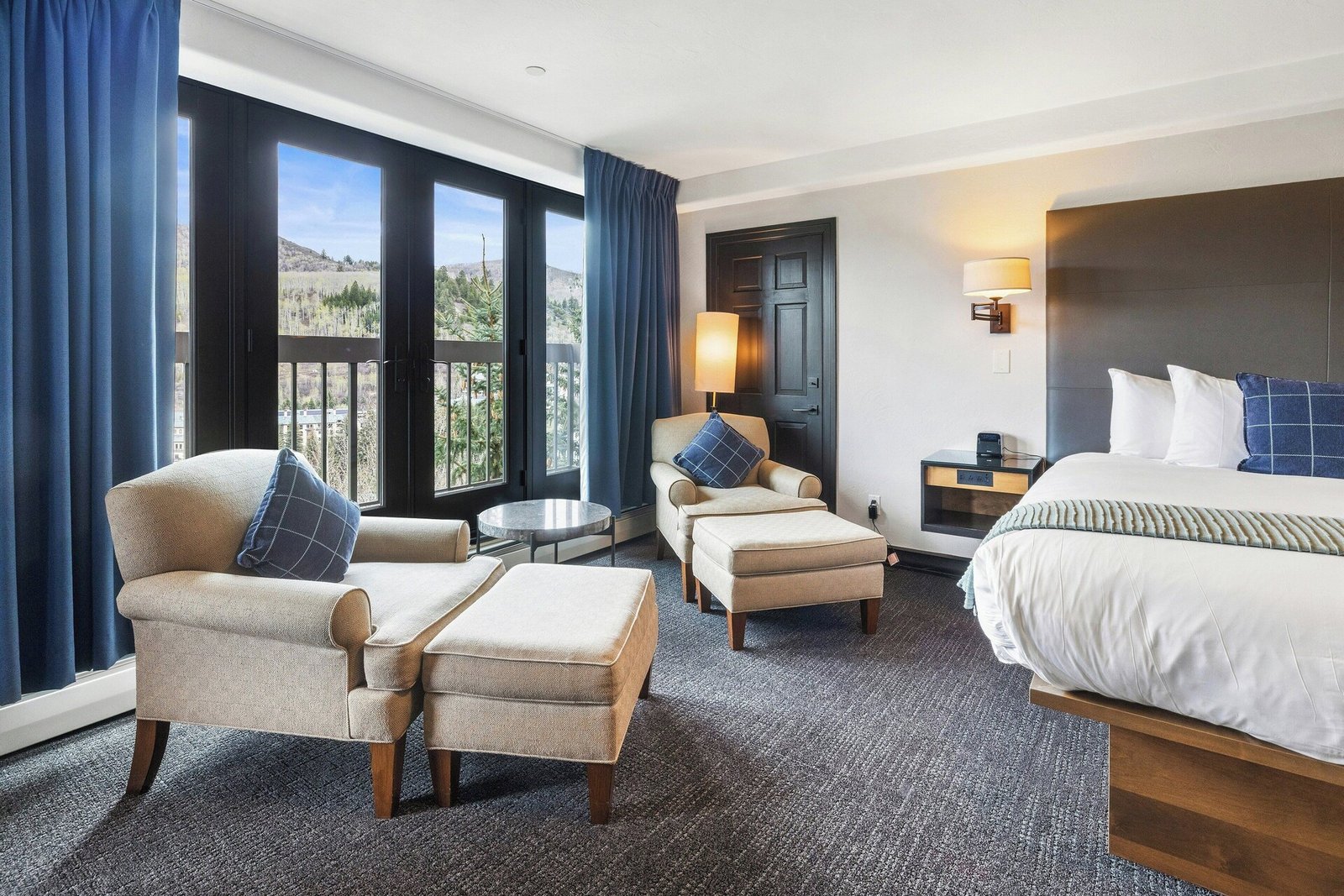 The Pines Lodge, rooms