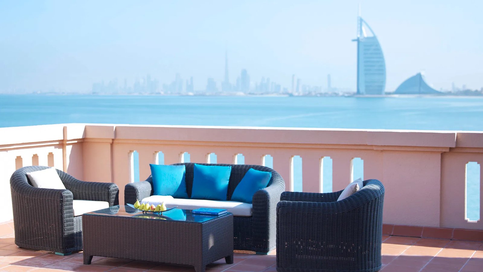 Anantara The Palm Dubai Resort, vibe