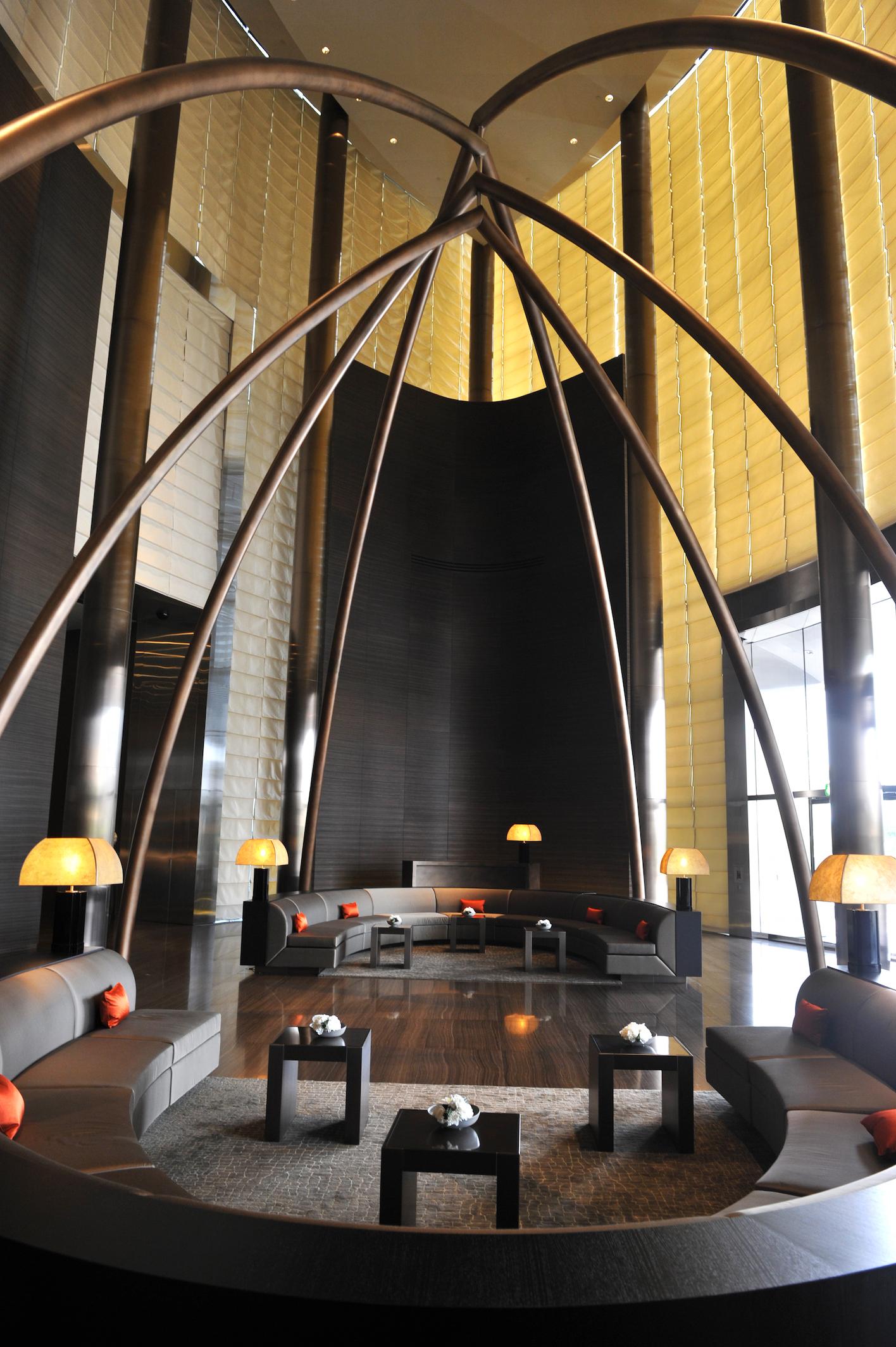 Armani Hotel Dubai, vibe