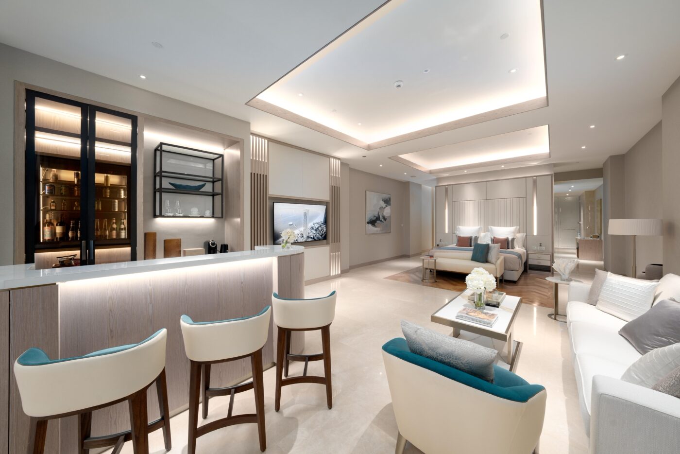 FIVE LUXE JBR, eat & drink