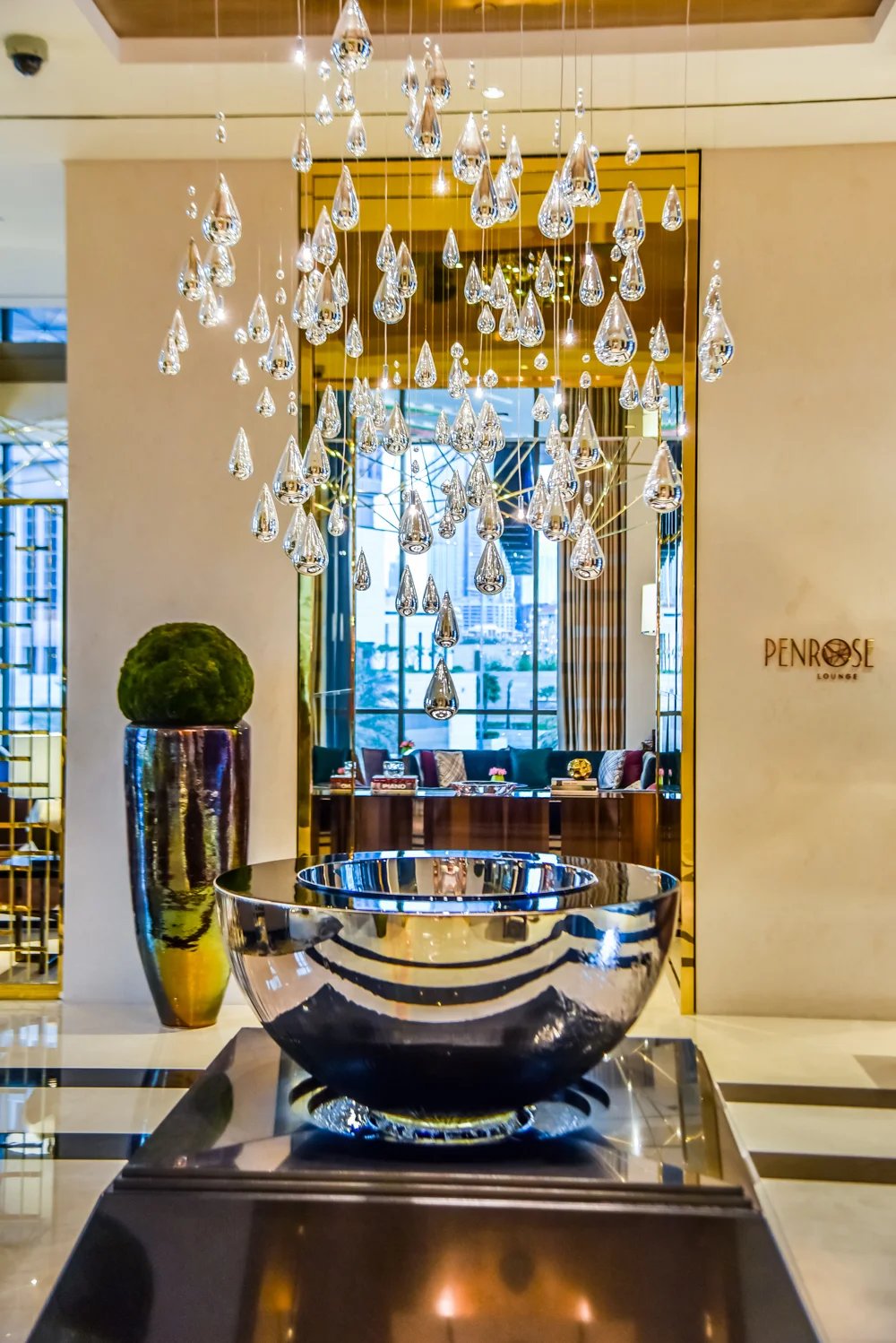 Four Seasons Hotel Dubai International Financial Centre, eat & drink