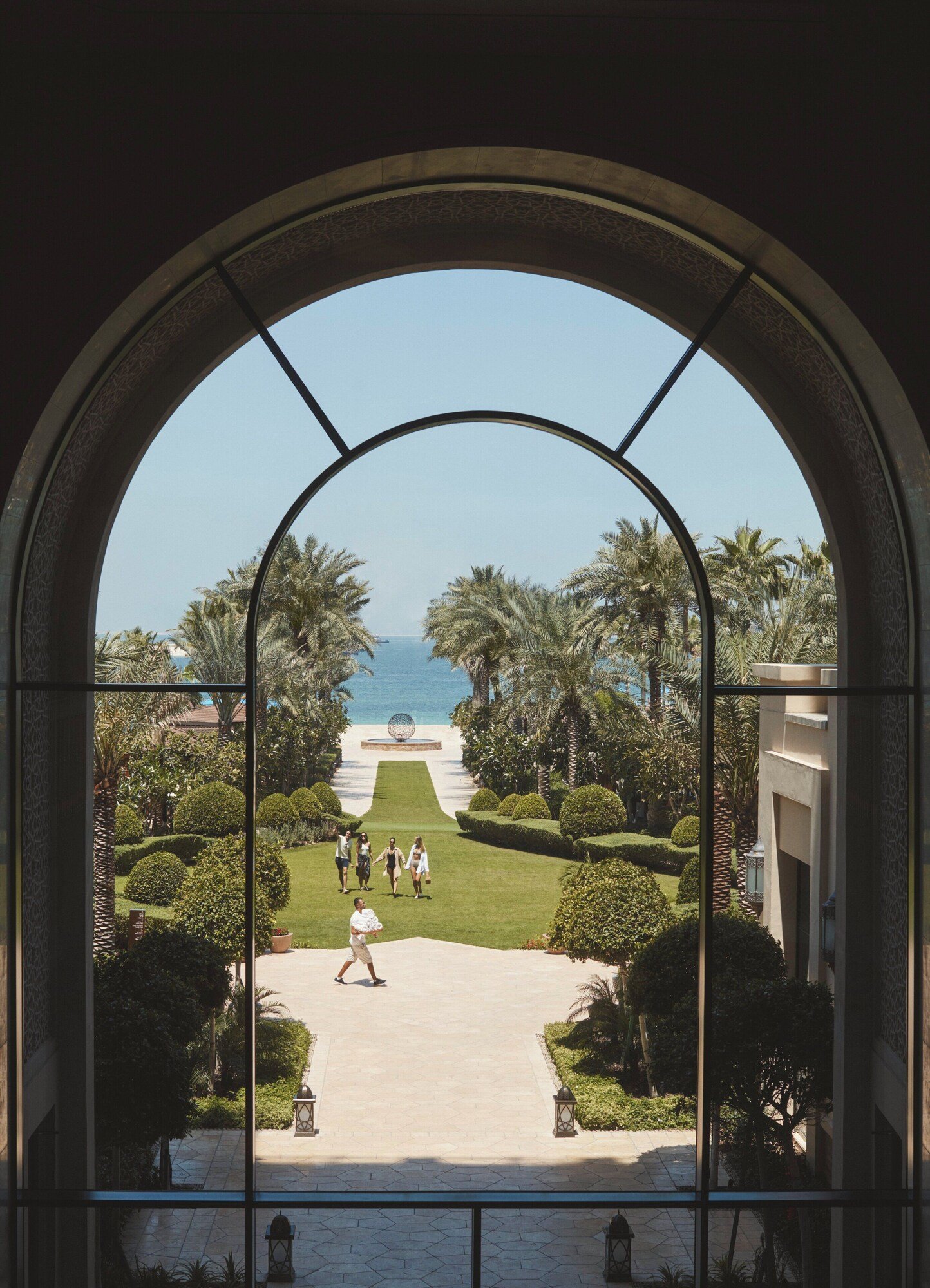 Four Seasons Resort Dubai at Jumeirah Beach, vibe