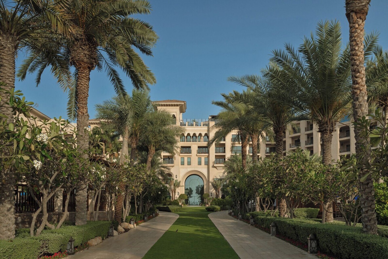 Four Seasons Resort Dubai at Jumeirah Beach, vibe