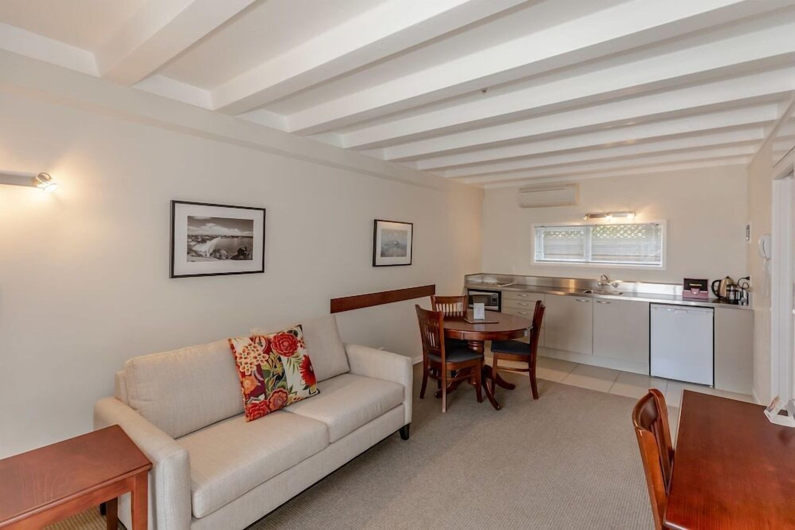 The Parnell Hotel & Conference Centre — rooms