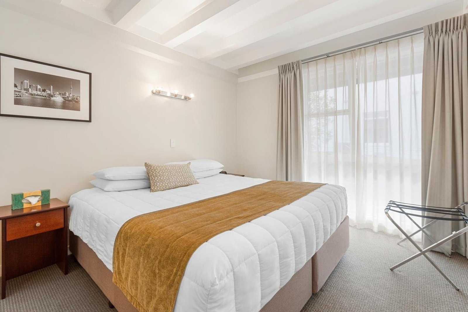 The Parnell Hotel & Conference Centre — rooms