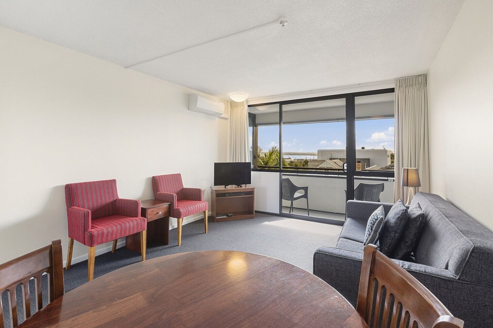 The Parnell Hotel & Conference Centre — rooms