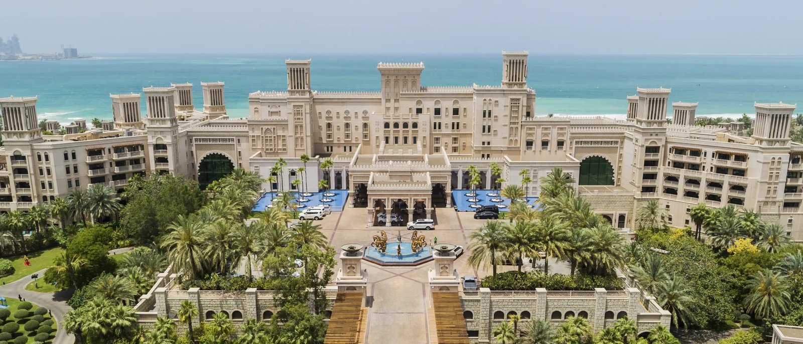 Jumeirah Al Qasr, backstory