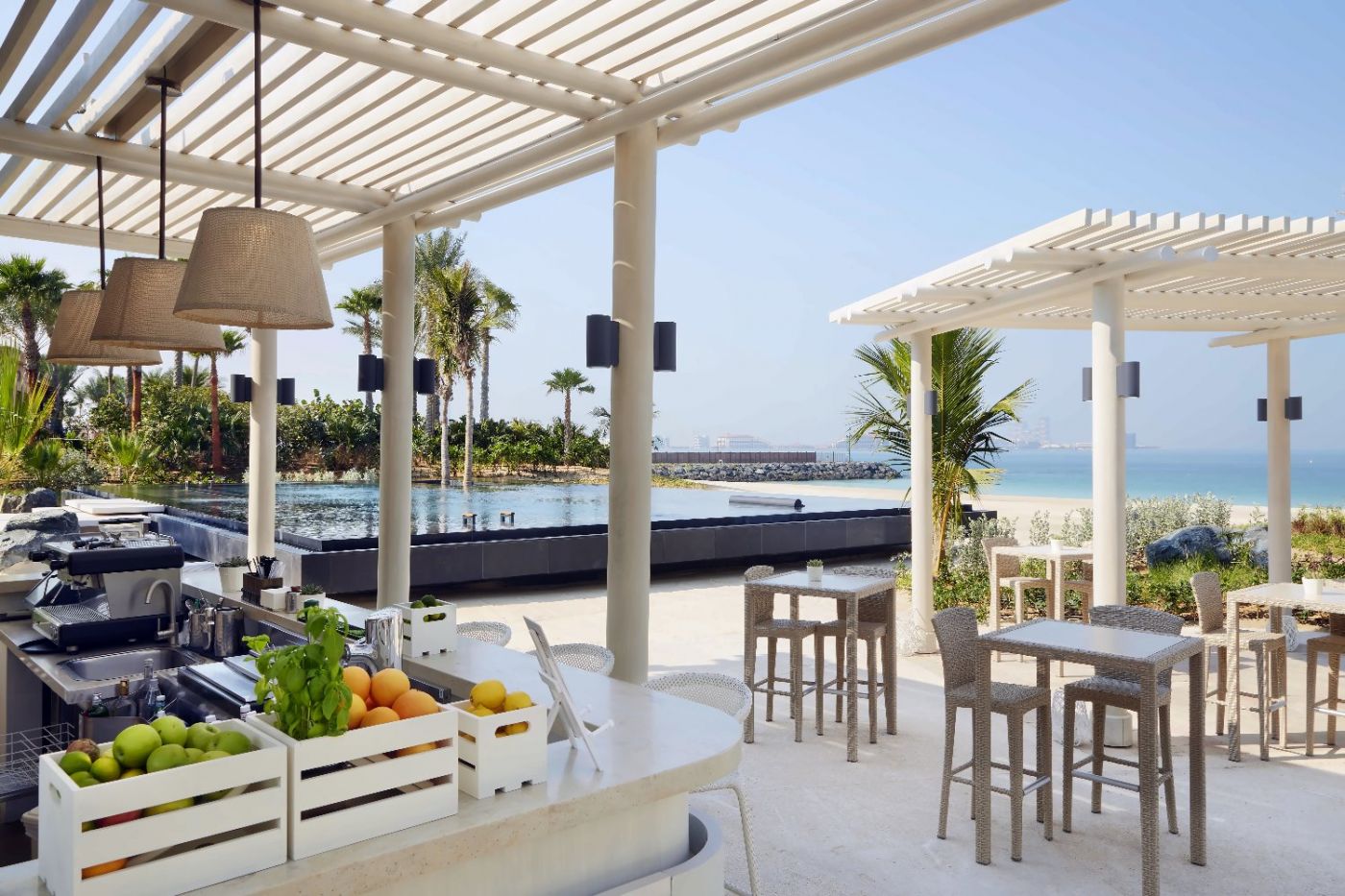 Jumeirah Al Qasr, at the table