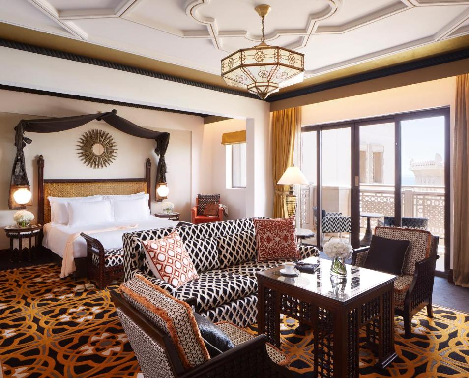 Jumeirah Al Qasr, rooms
