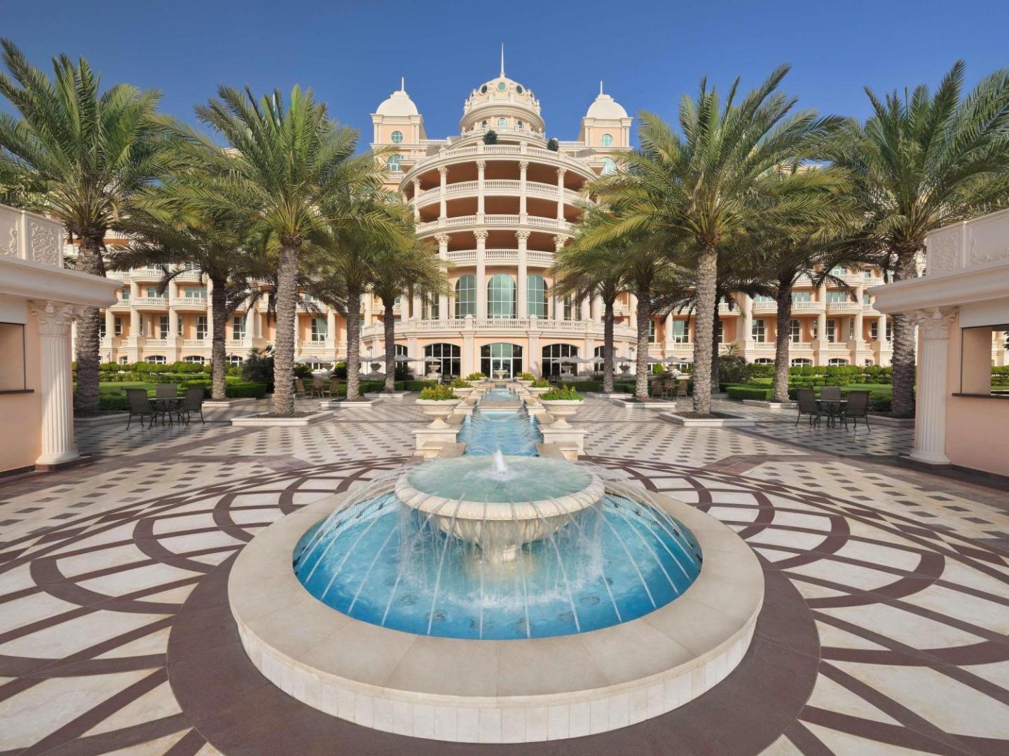 Raffles The Palm Dubai, vibe