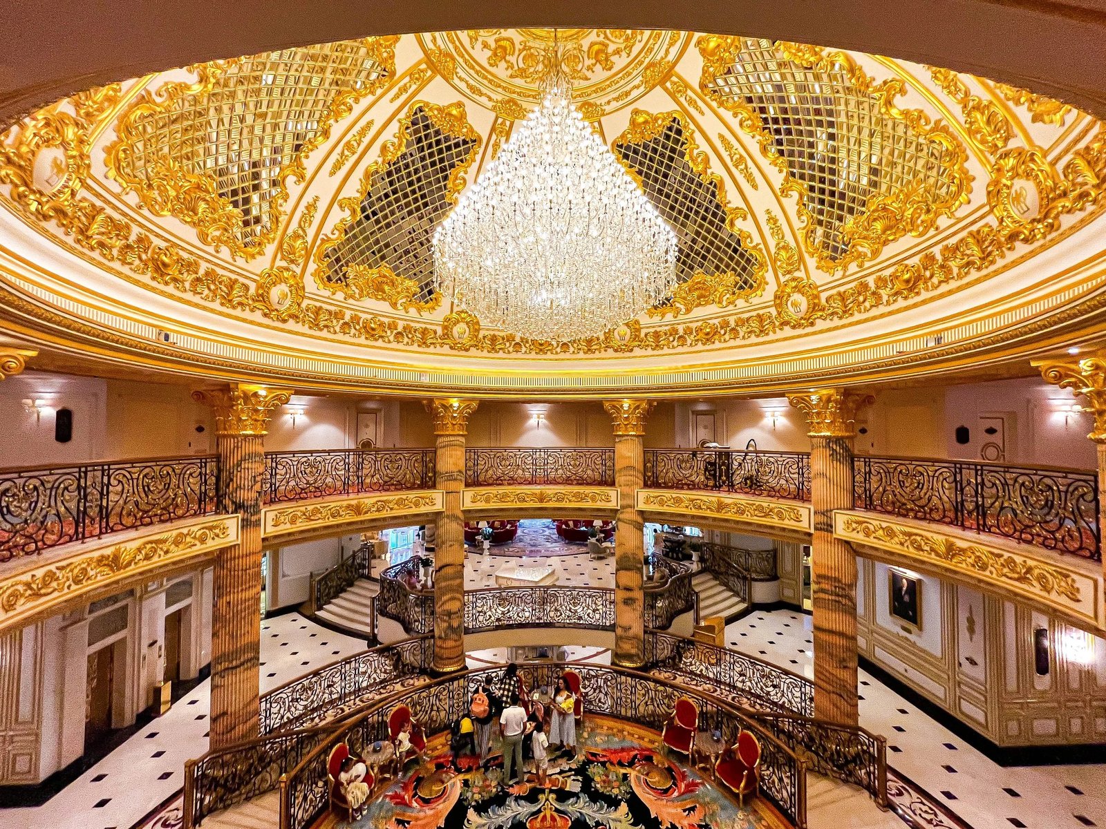 Raffles The Palm Dubai, eat & drink