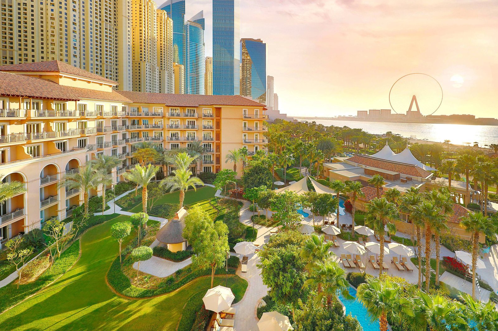 The Ritz-Carlton, Dubai, backstory