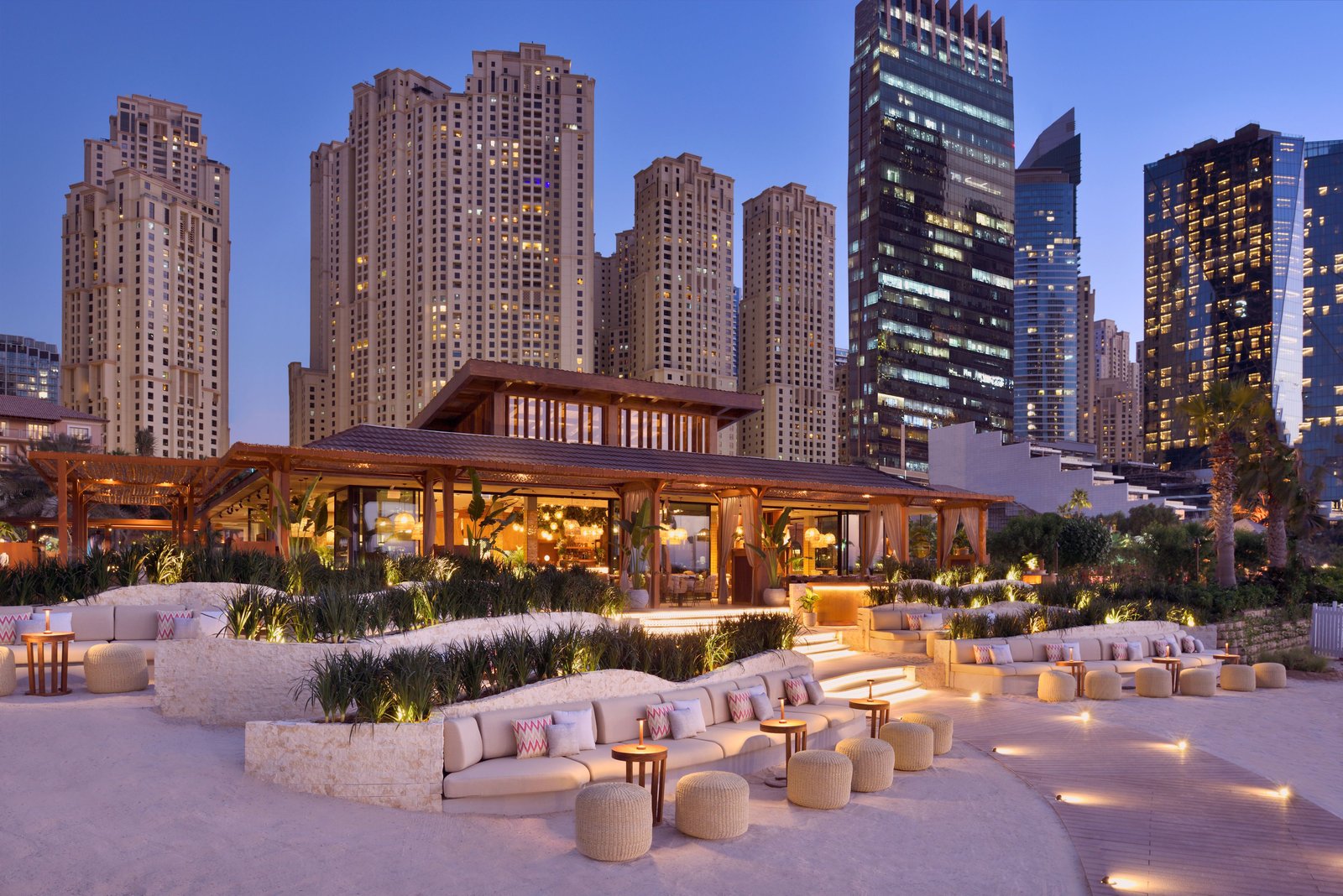 The Ritz-Carlton, Dubai, vibe