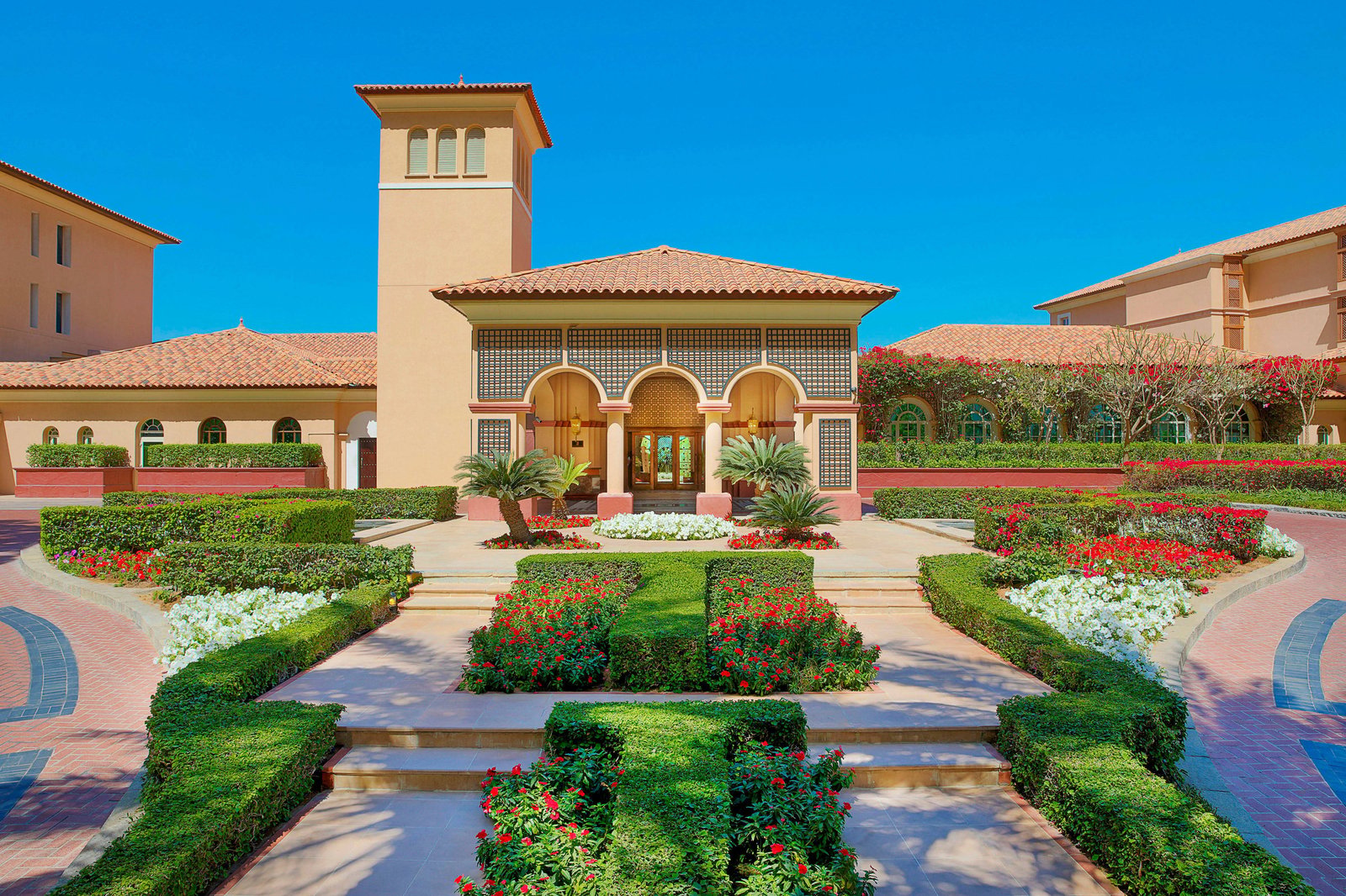 The Ritz-Carlton, Dubai, backstory