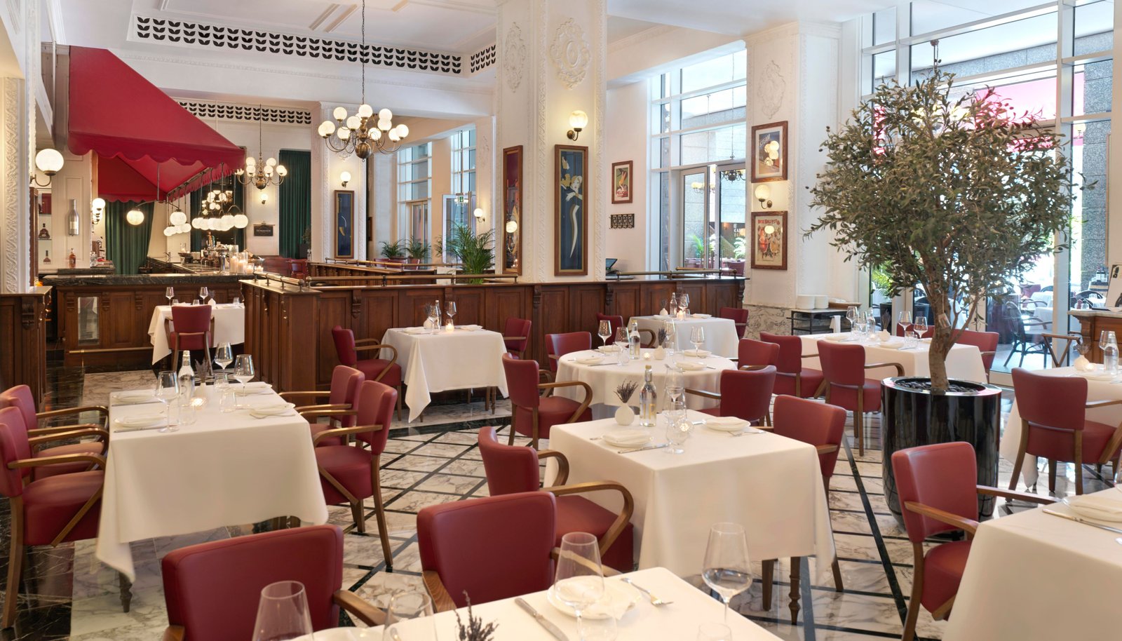 The Ritz-Carlton, Dubai International Financial Centre, eat & drink