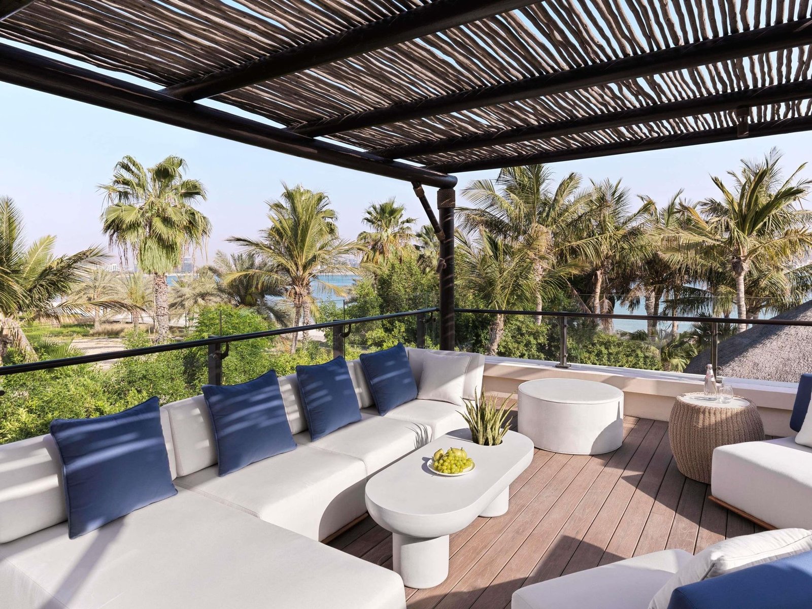 Sofitel Dubai The Palm, vibe