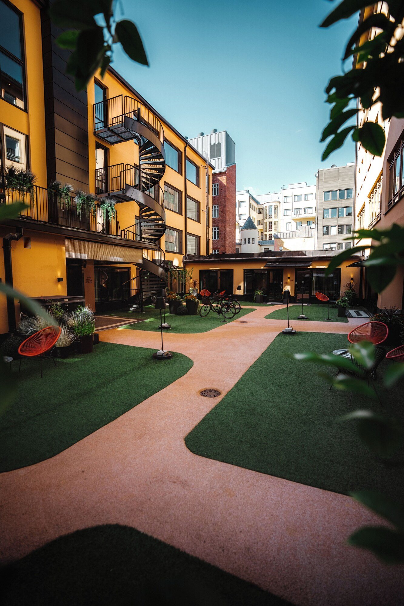 Hotel F6 — vibe