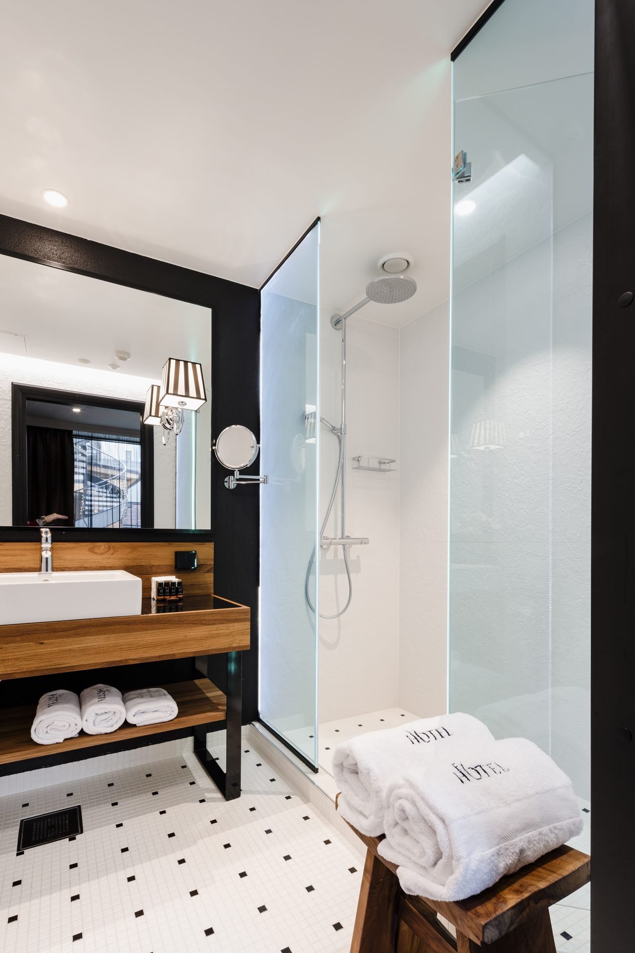 Hotel F6 — rooms