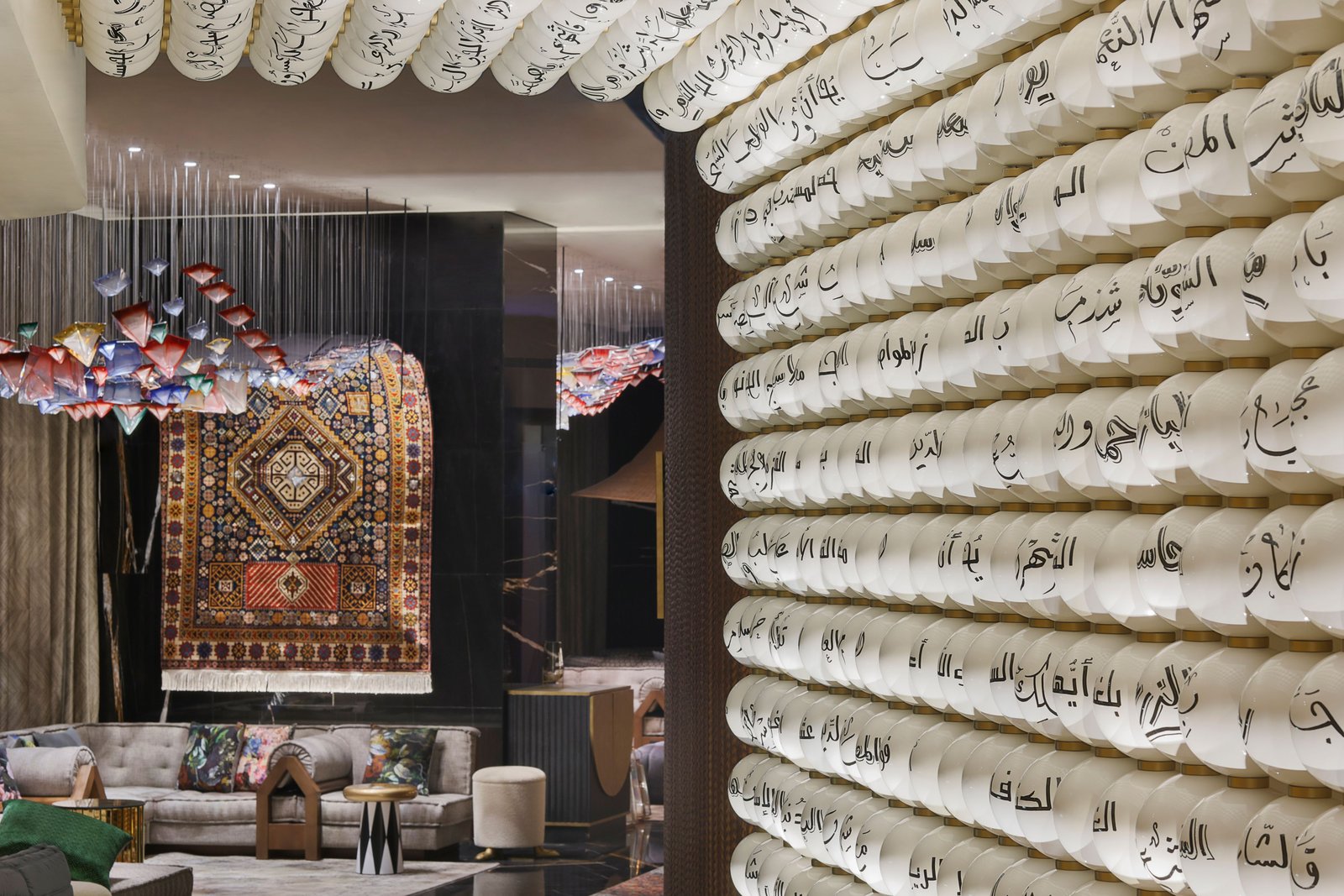 W Dubai – Mina Seyahi, vibe