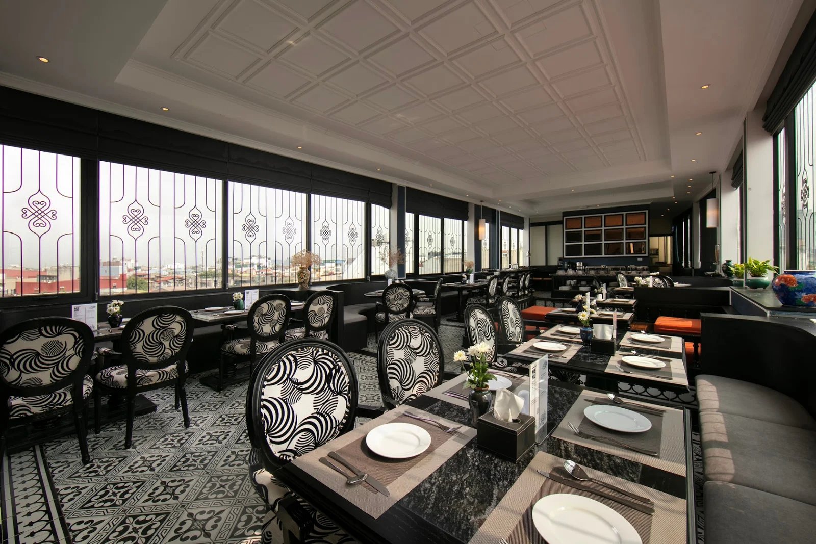 Hanoi Le Chateau Hotel & Spa, eat & drink