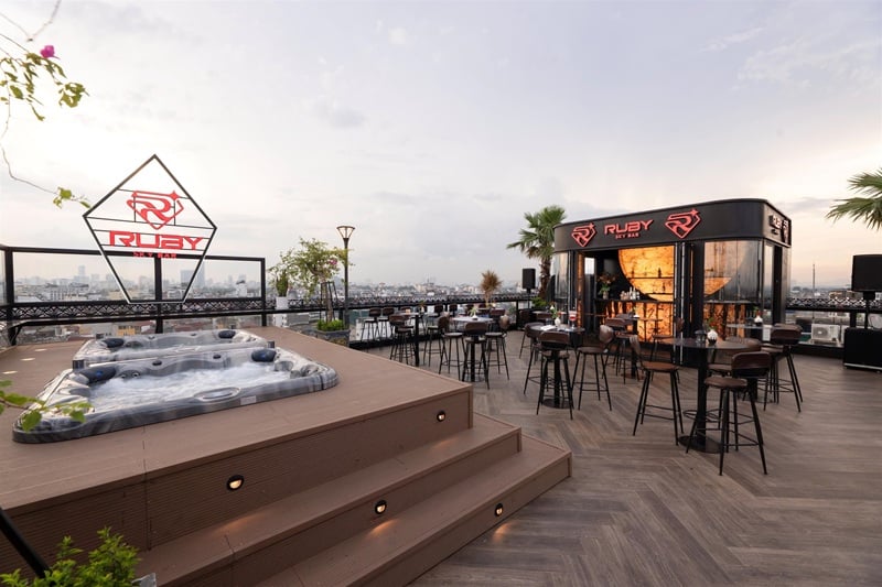 La Mejor Indochine Hotel, eat & drink