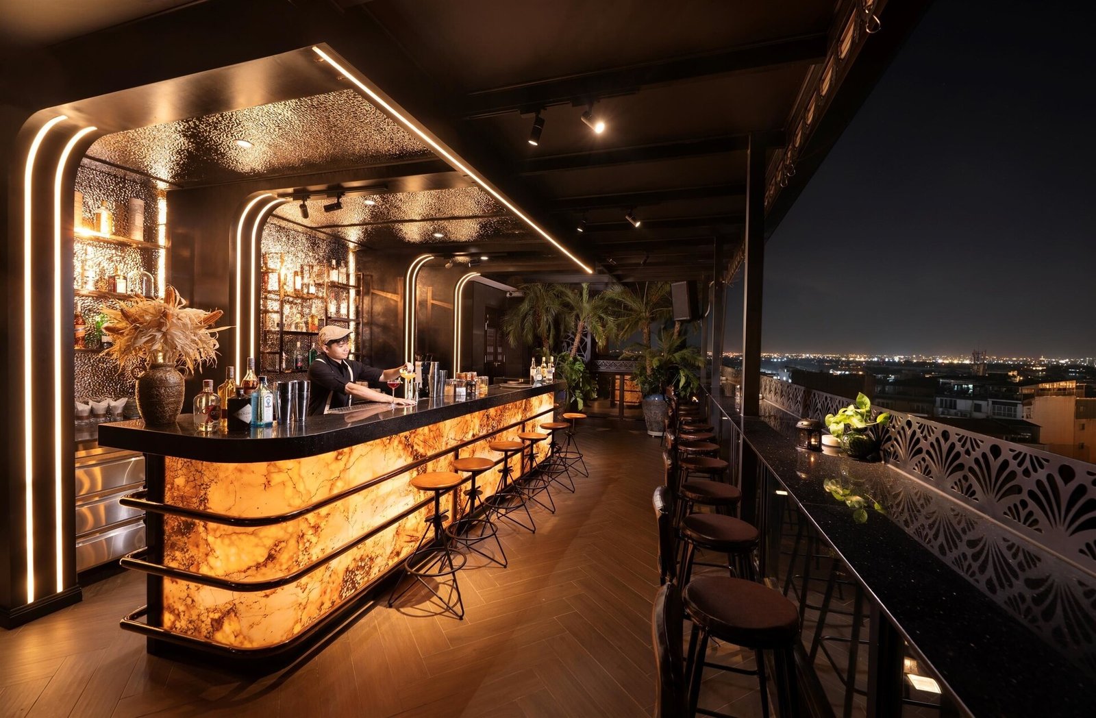La Mejor Indochine Hotel, eat & drink