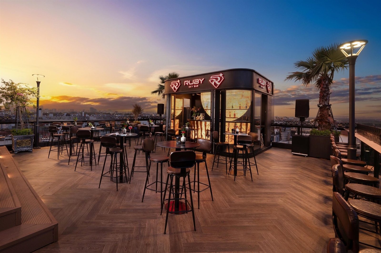 La Mejor Indochine Hotel, ruby sky bar