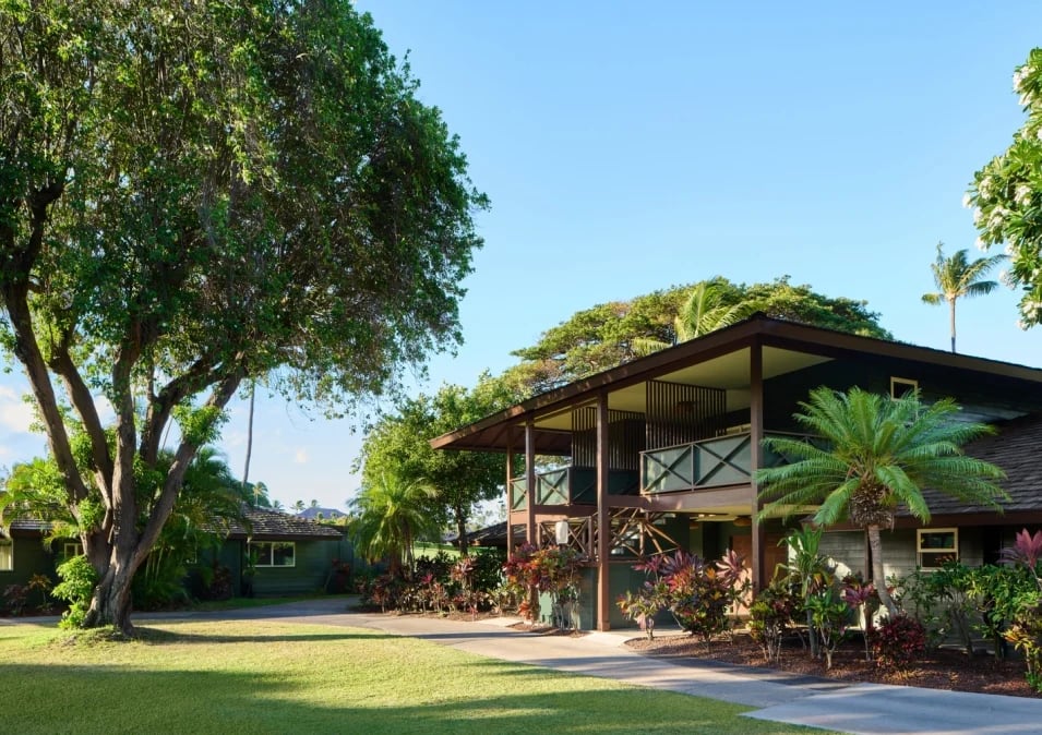 Royal Lahaina Resort & Bungalows, backstory