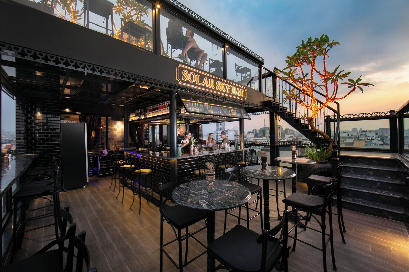 GM Premium Hotel, eat & drink
