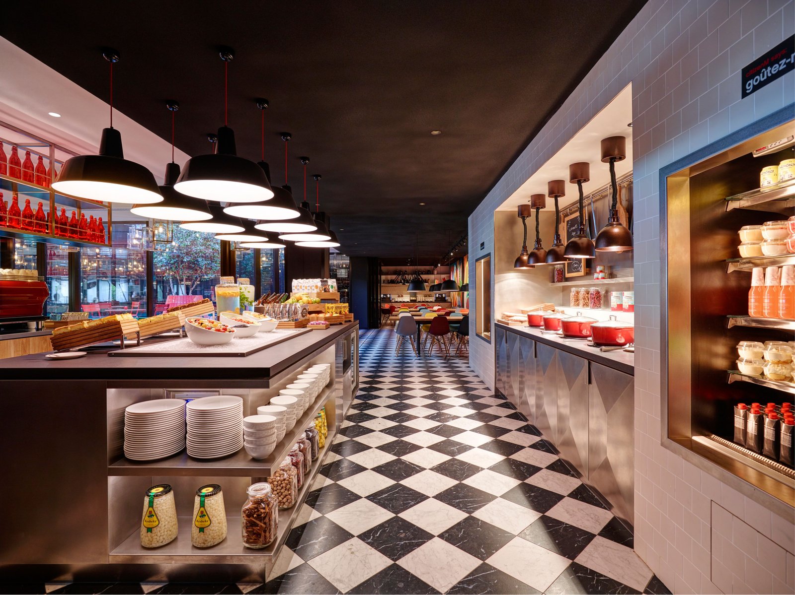 citizenM Paris Gare de Lyon, eat & drink