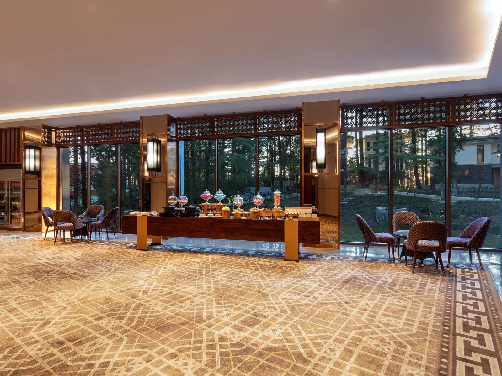 Hyatt Regency Dharamshala Resort — eat & drink