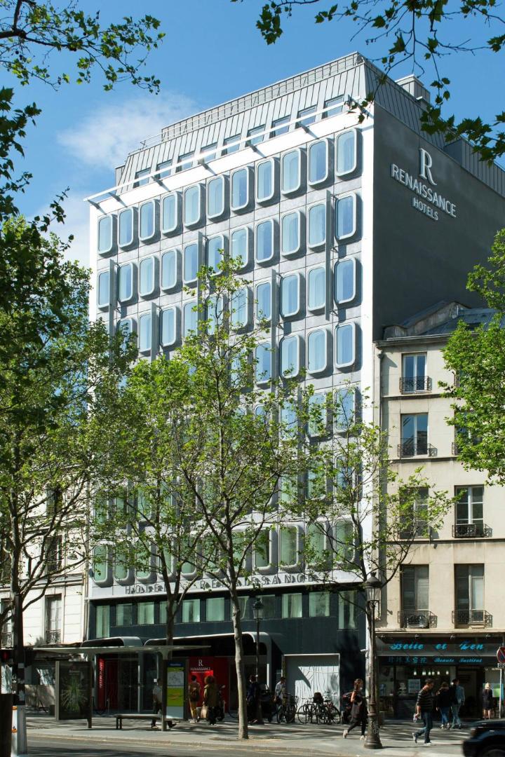 Renaissance Paris Republique Hotel, backstory