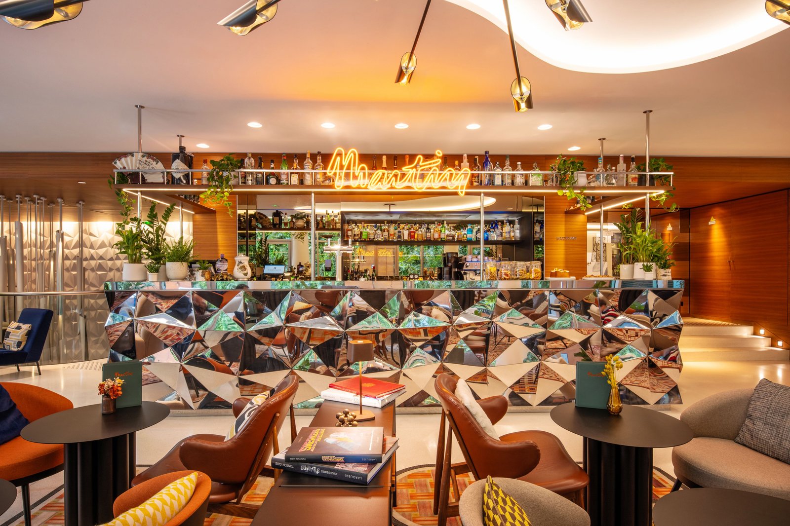 Renaissance Paris Republique Hotel, eat & drink