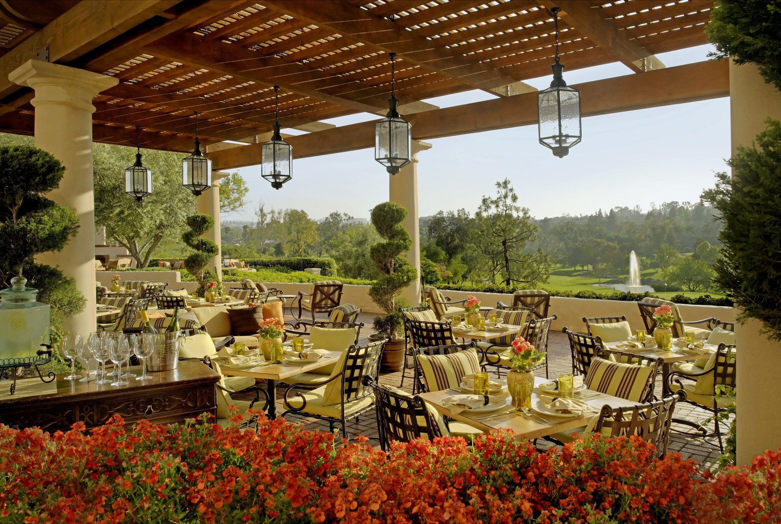 Rancho Bernardo Inn, veranda fireside lounge & restaurant